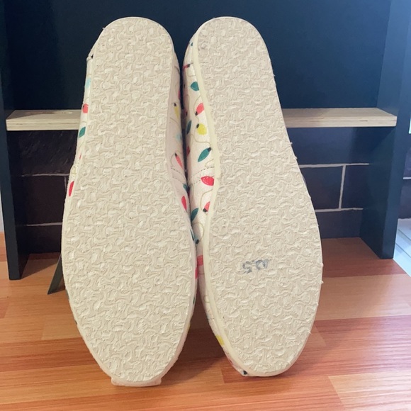 Toms Christmas Natural Tree Lights Print White/Beige Shoes size 8W - Picture 7 of 7